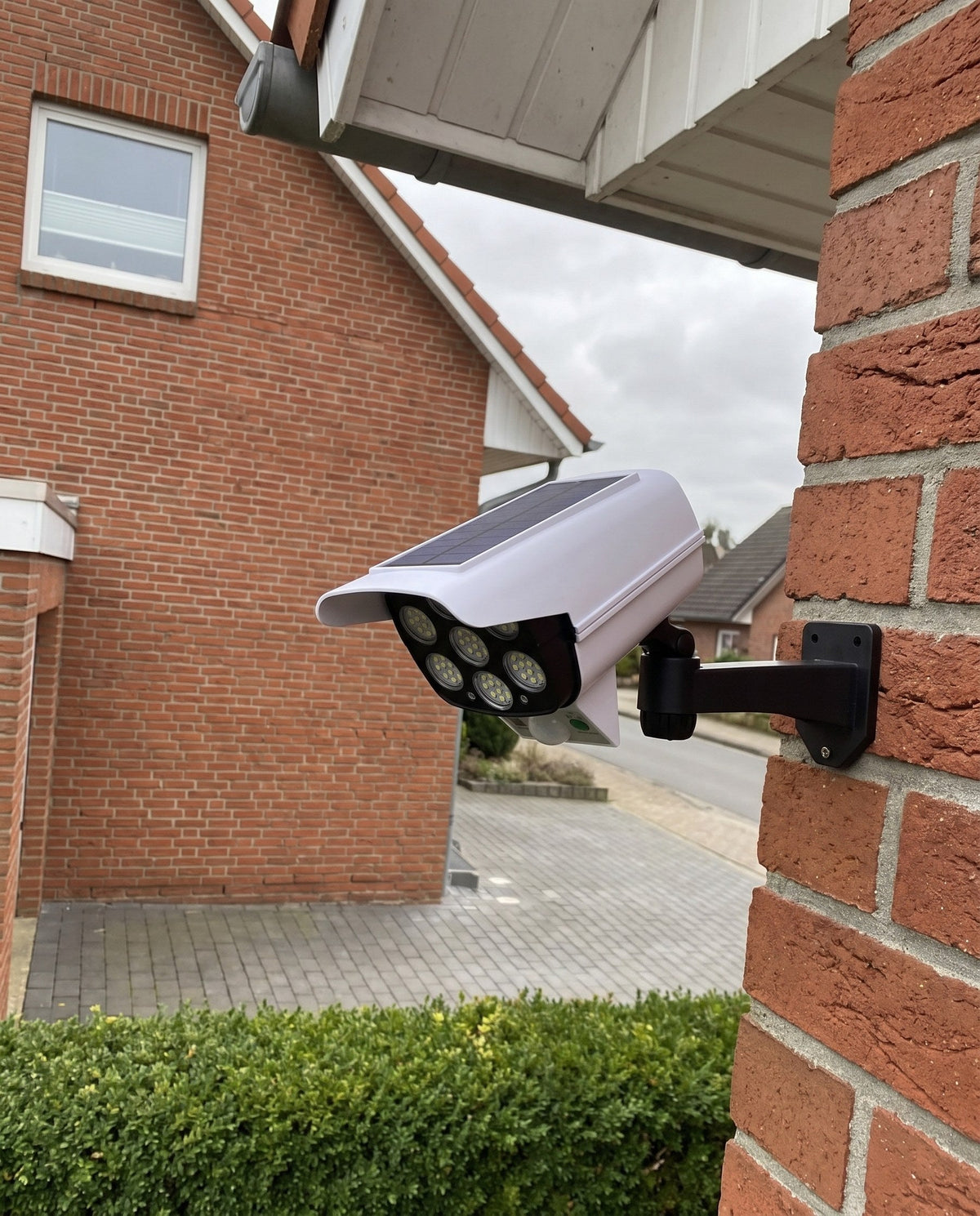 Kameraattrappe am Haus